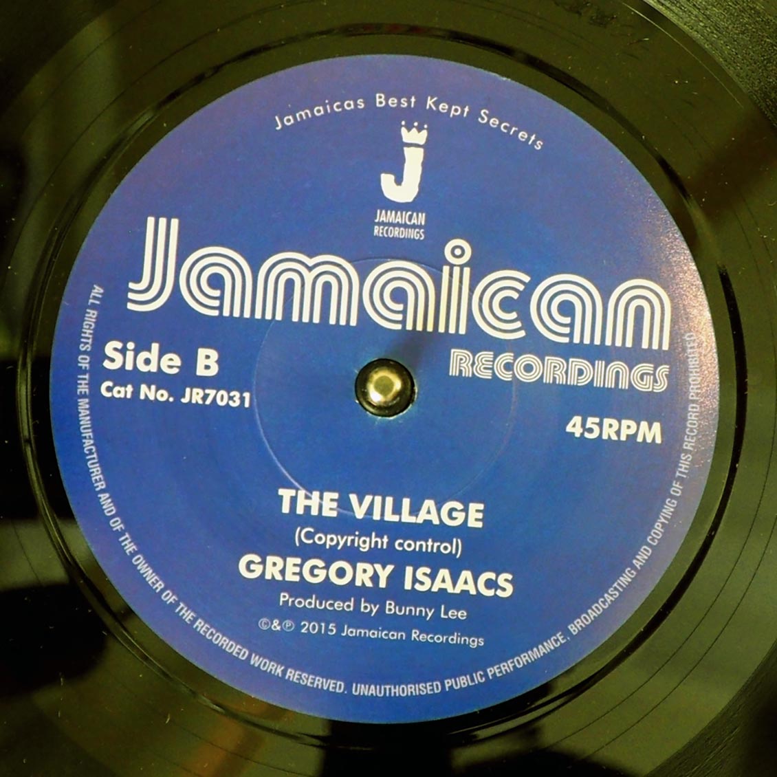 Gregory Isaacs - Don't Believe Him (Don't Believe In Him) / Gregory Isaacs - The Village