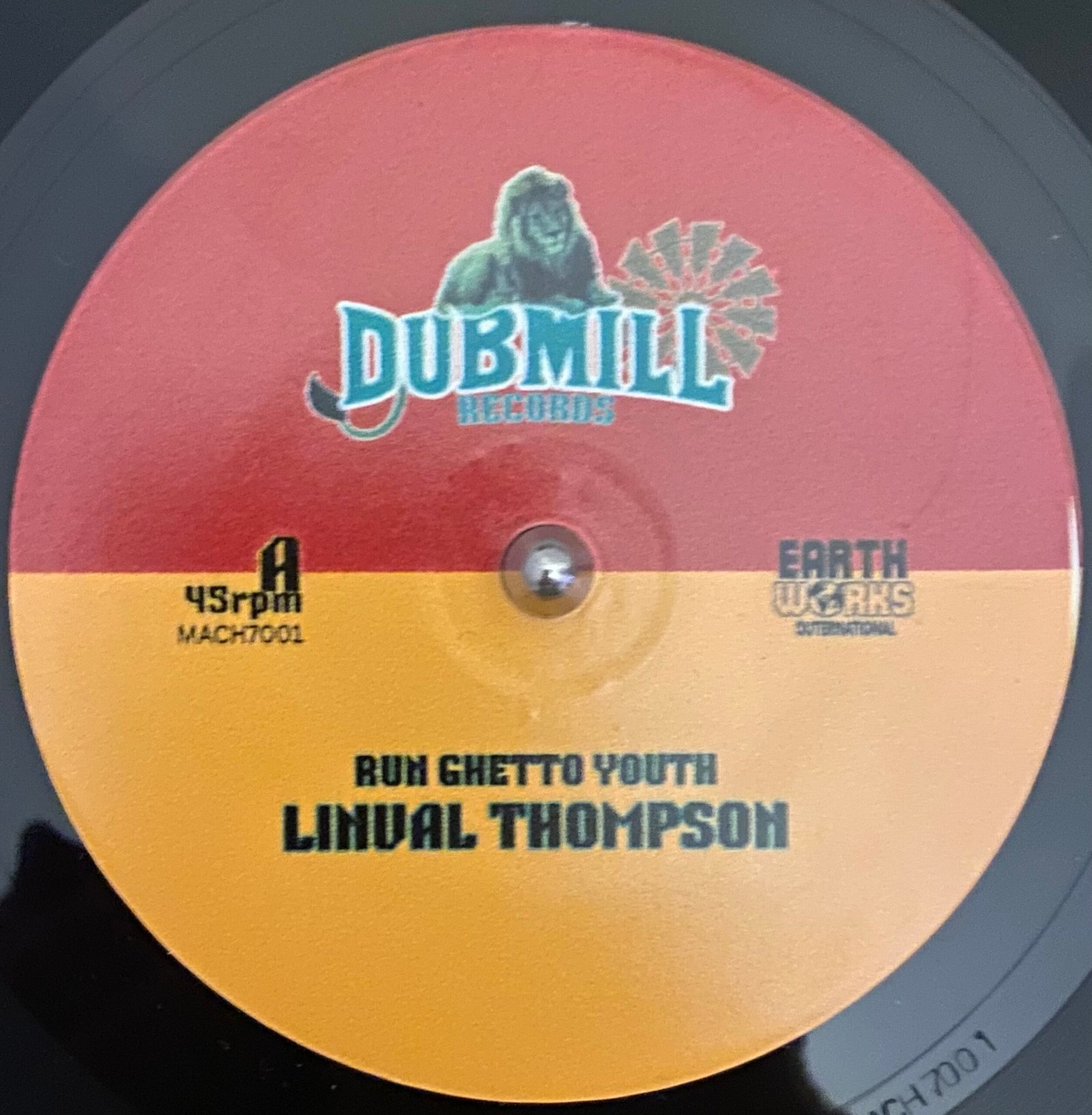 Linval Thompson - Run Ghetto Youth
